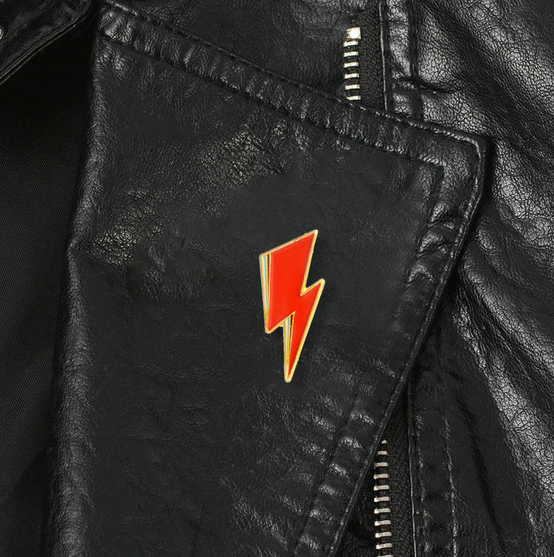 Aladdin Lightning Enamel Pin B - đánh giá và giá Women Fashion Icon